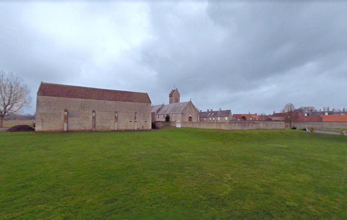 L'église et la grange à dîme de Graye-sur-Mer