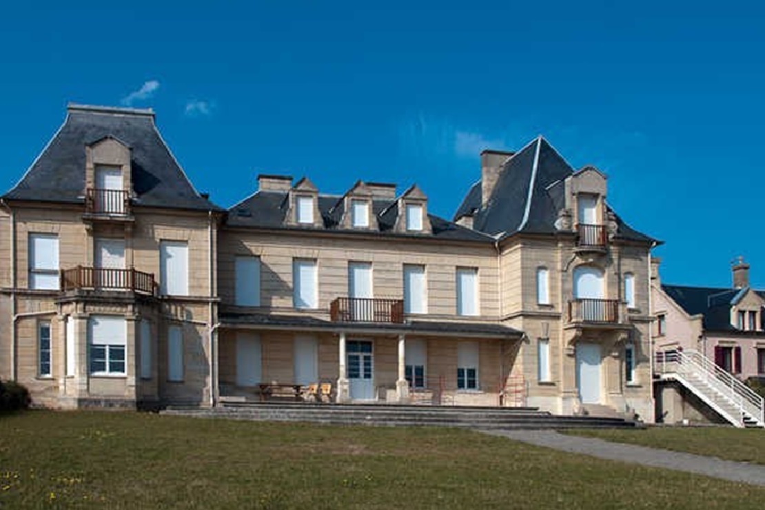 Grande maison à Lion-sur-Mer