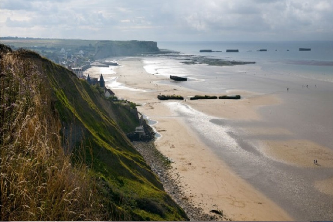 Falaises de la pointe du siège surplombant la plage